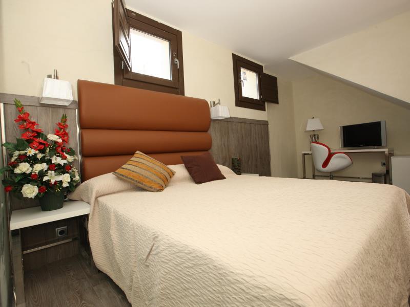 Evenia Alcala Boutique Hotel Alcalá de Henares Екстериор снимка