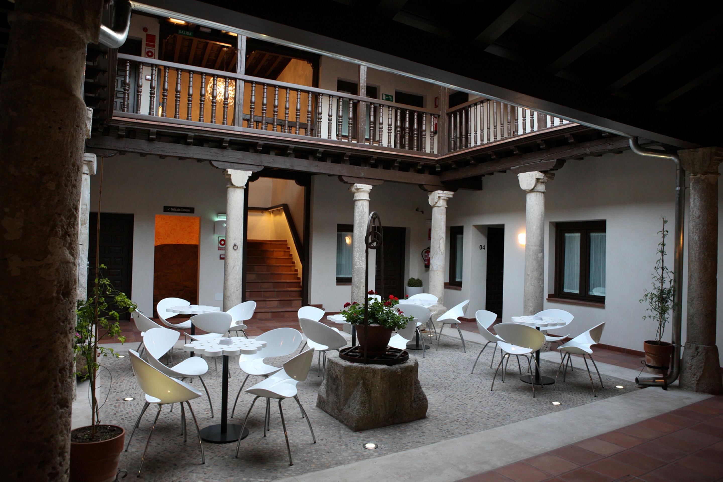 Evenia Alcala Boutique Hotel Alcalá de Henares Екстериор снимка