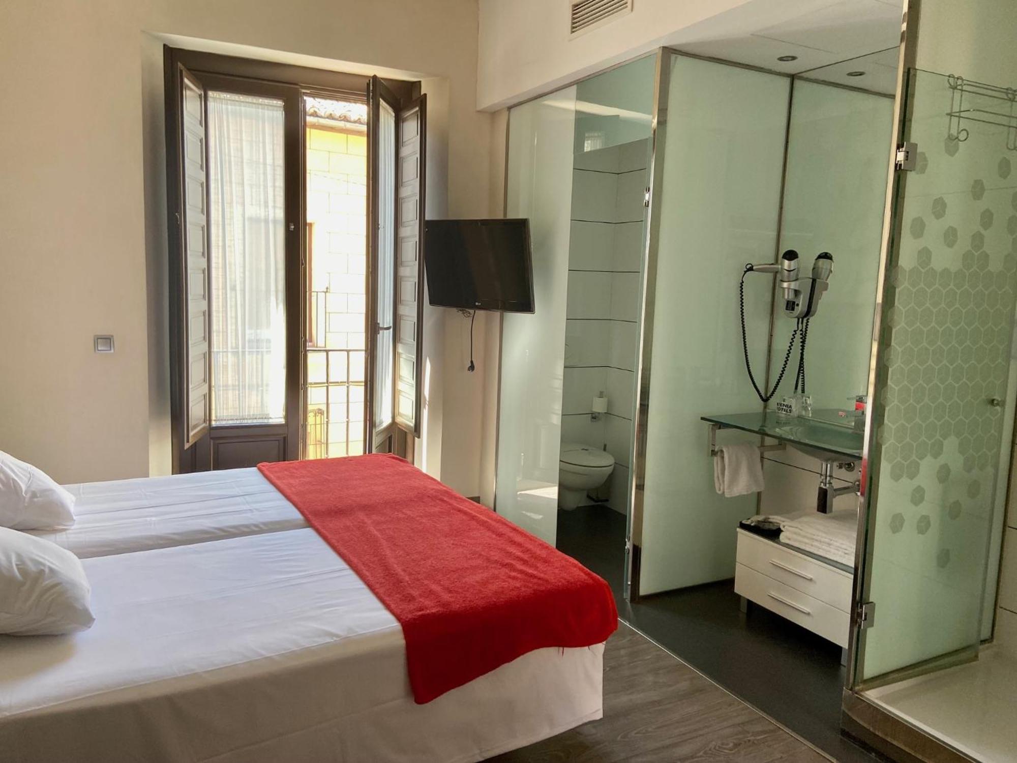 Evenia Alcala Boutique Hotel Alcalá de Henares Екстериор снимка