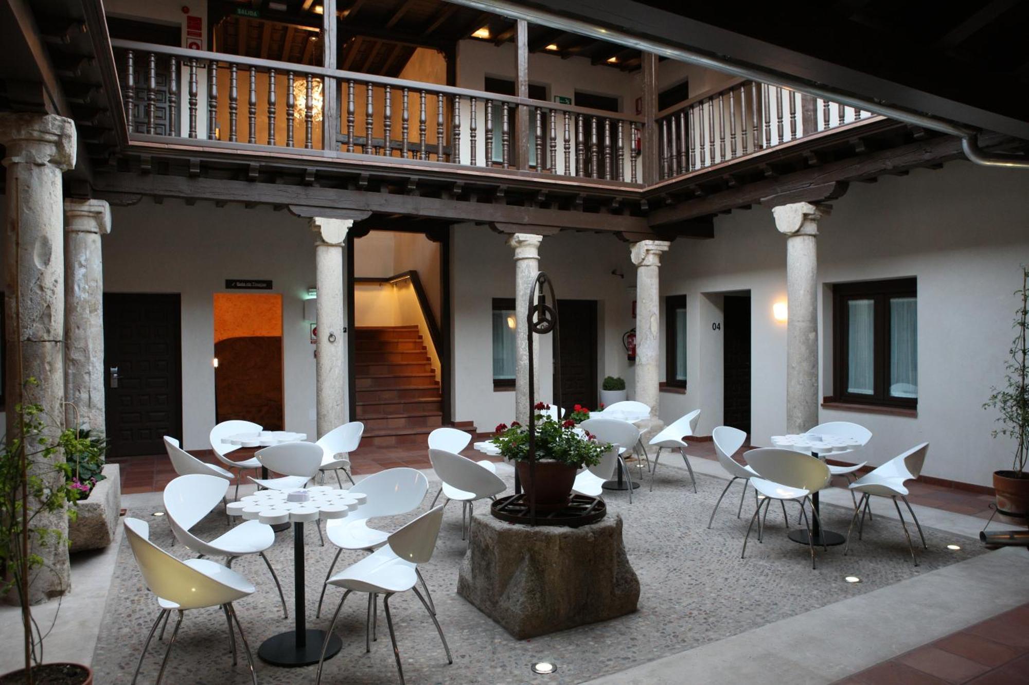 Evenia Alcala Boutique Hotel Alcalá de Henares Екстериор снимка