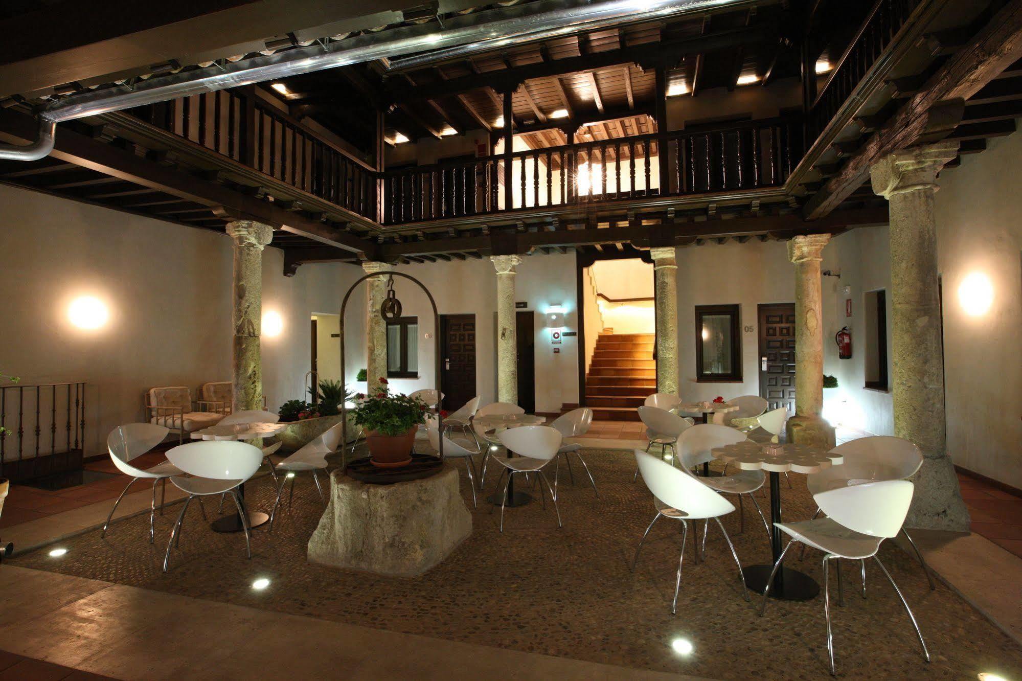 Evenia Alcala Boutique Hotel Alcalá de Henares Екстериор снимка