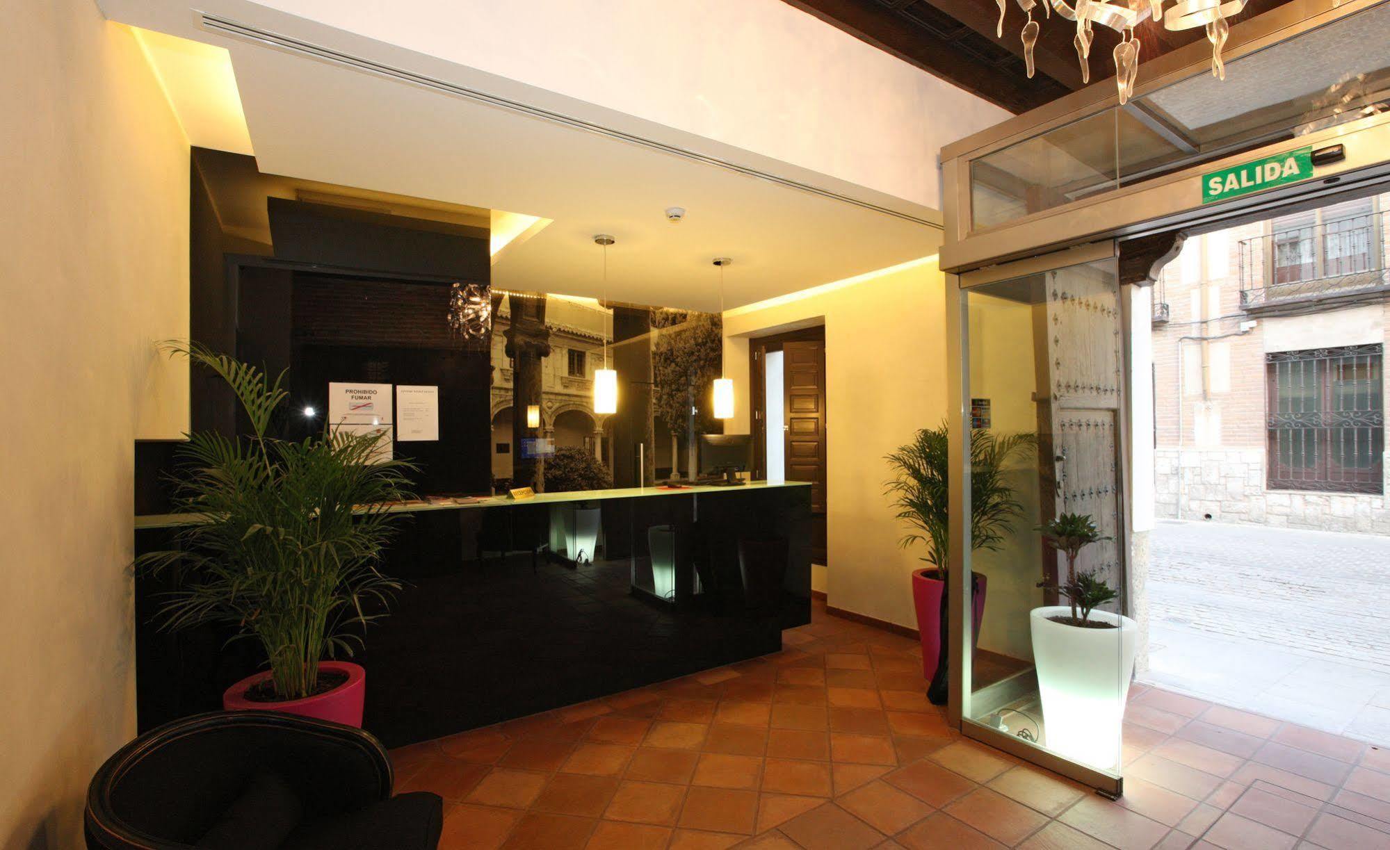 Evenia Alcala Boutique Hotel Alcalá de Henares Екстериор снимка