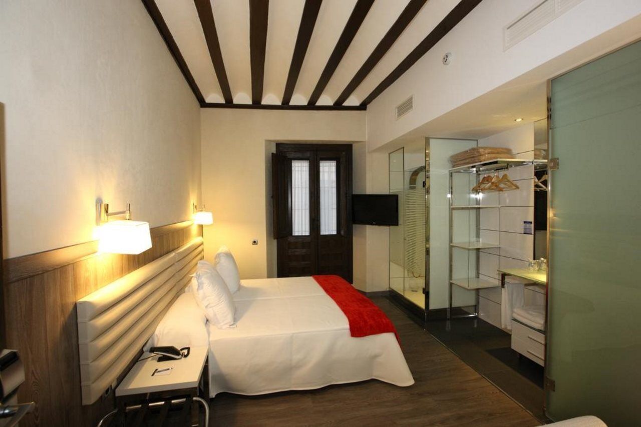 Evenia Alcala Boutique Hotel Alcalá de Henares Екстериор снимка